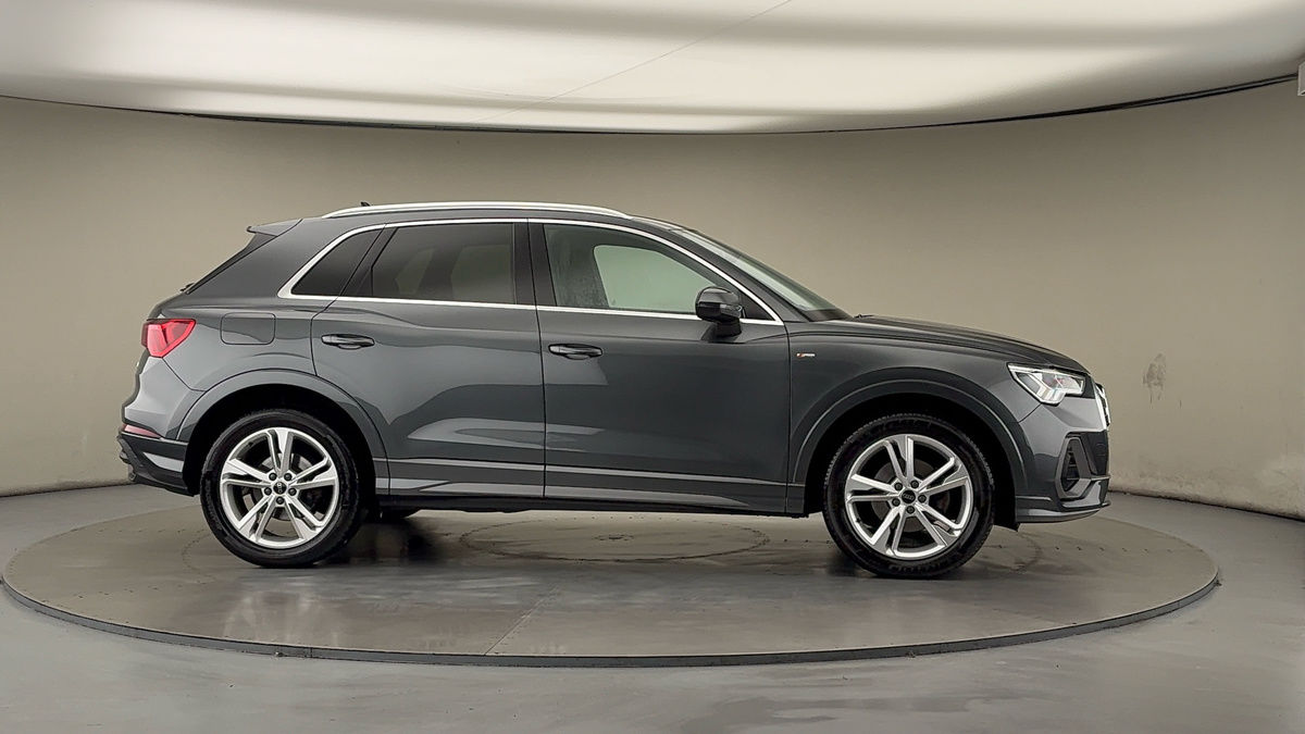 More views of Audi Q3