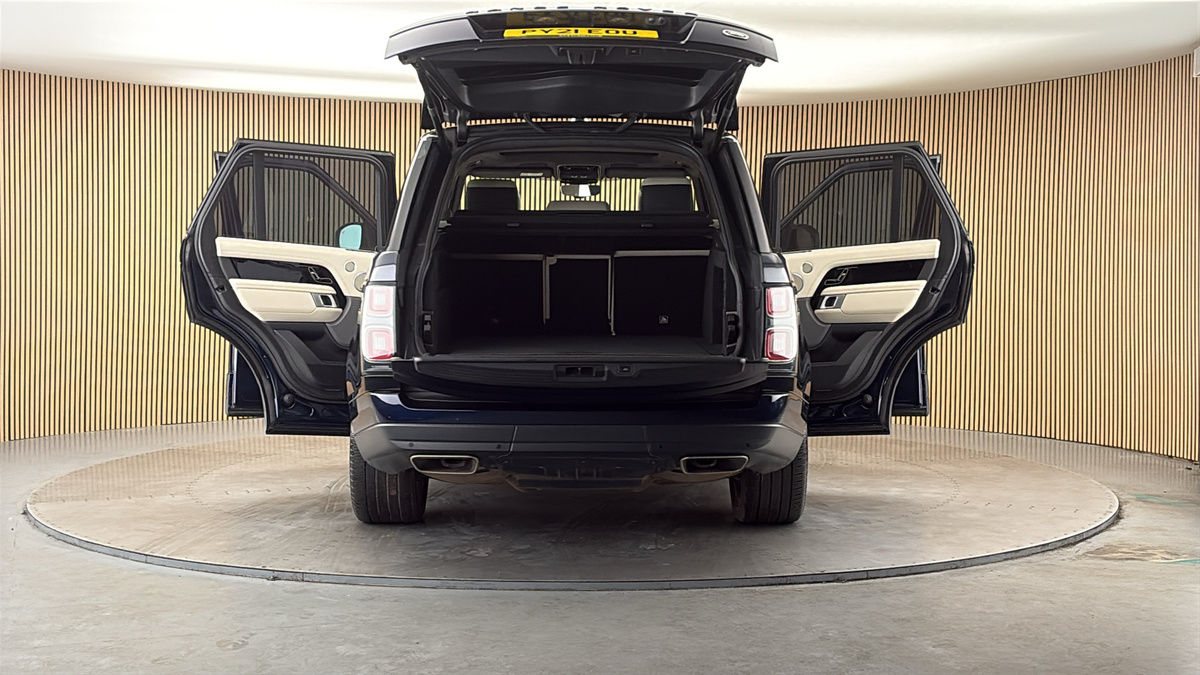 More views of Land Rover Range Rover