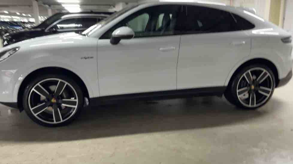 More views of Porsche Cayenne