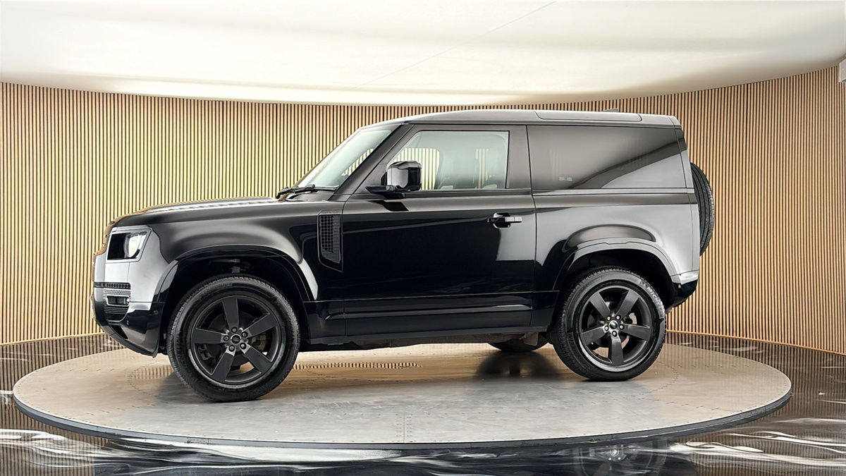 More views of Land Rover Defender 90