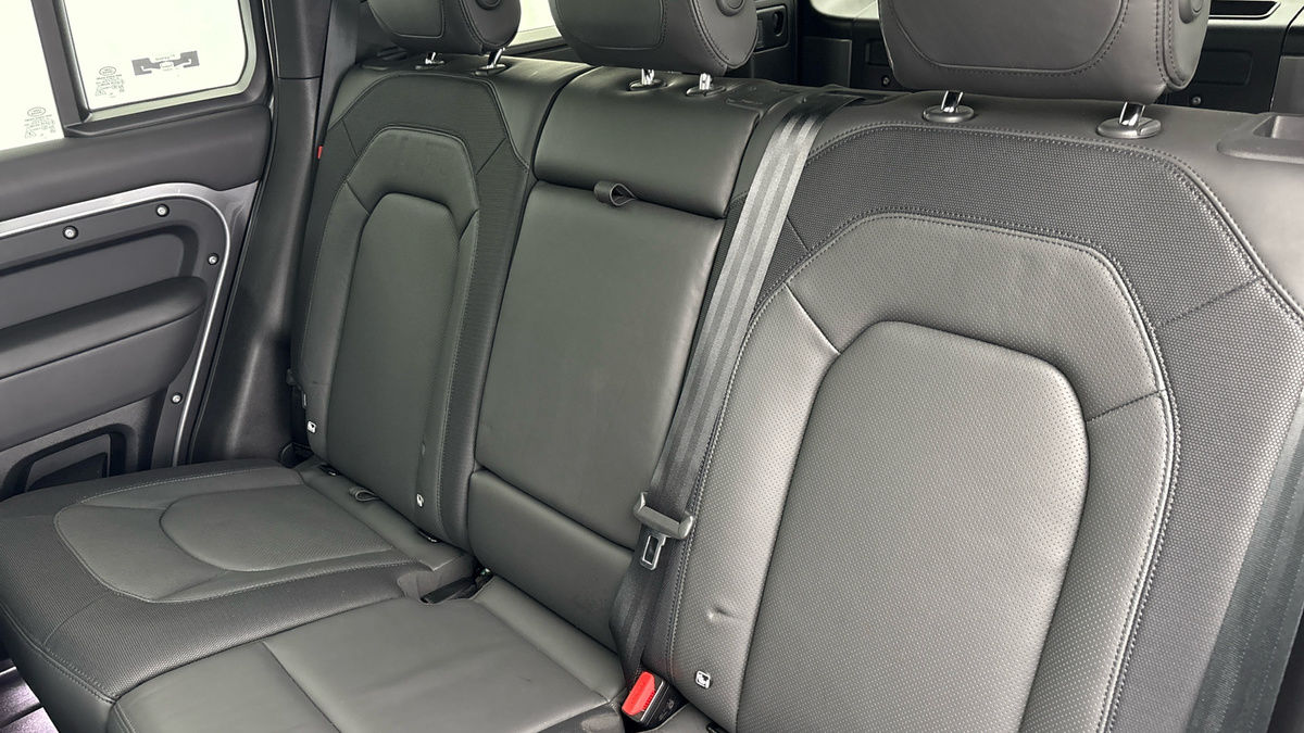 Land Rover Defender 110 Urban Image 8