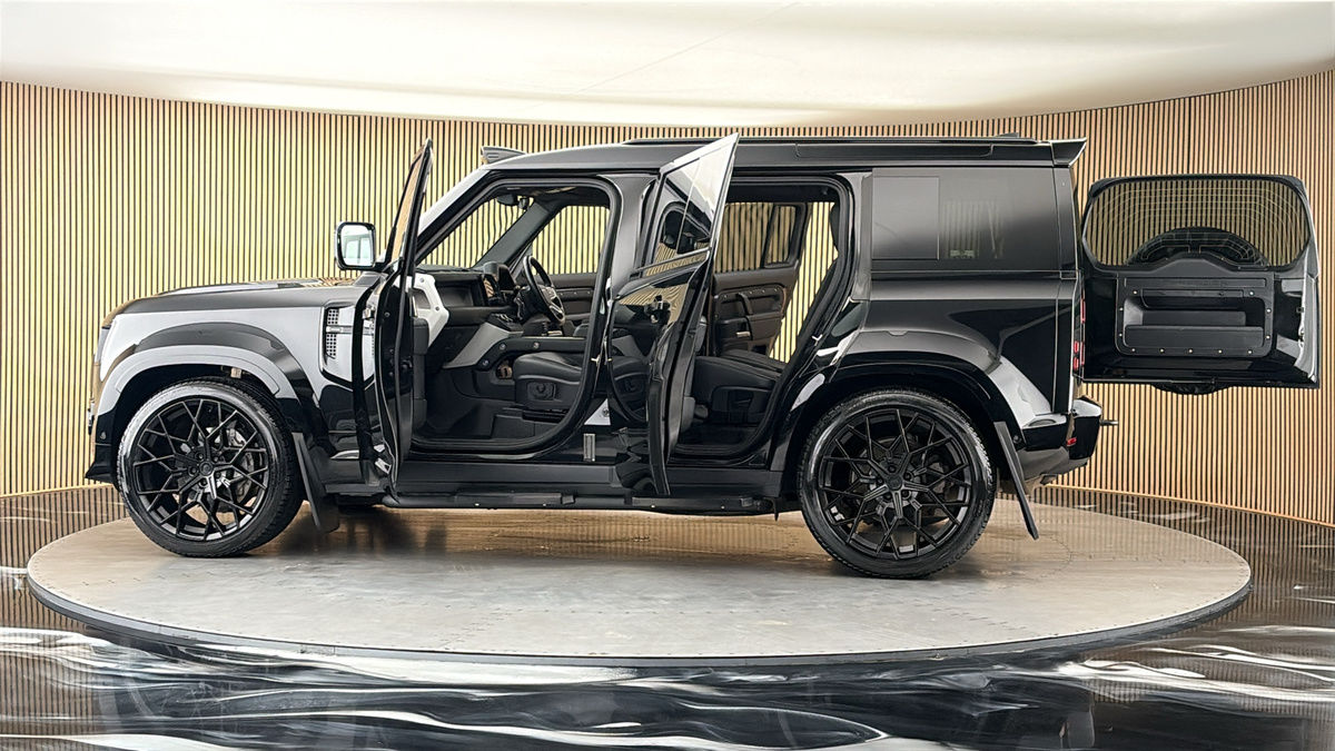 More views of Land Rover Defender 110
