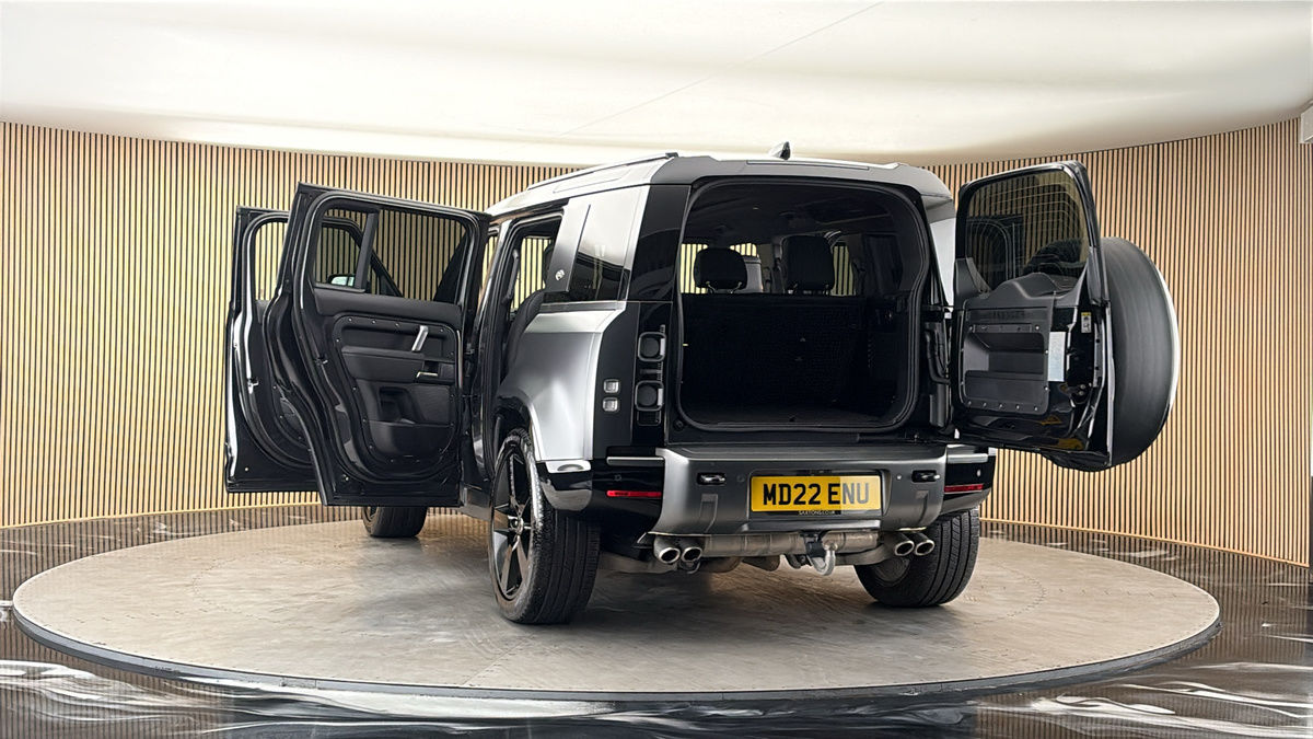 More views of Land Rover Defender 110