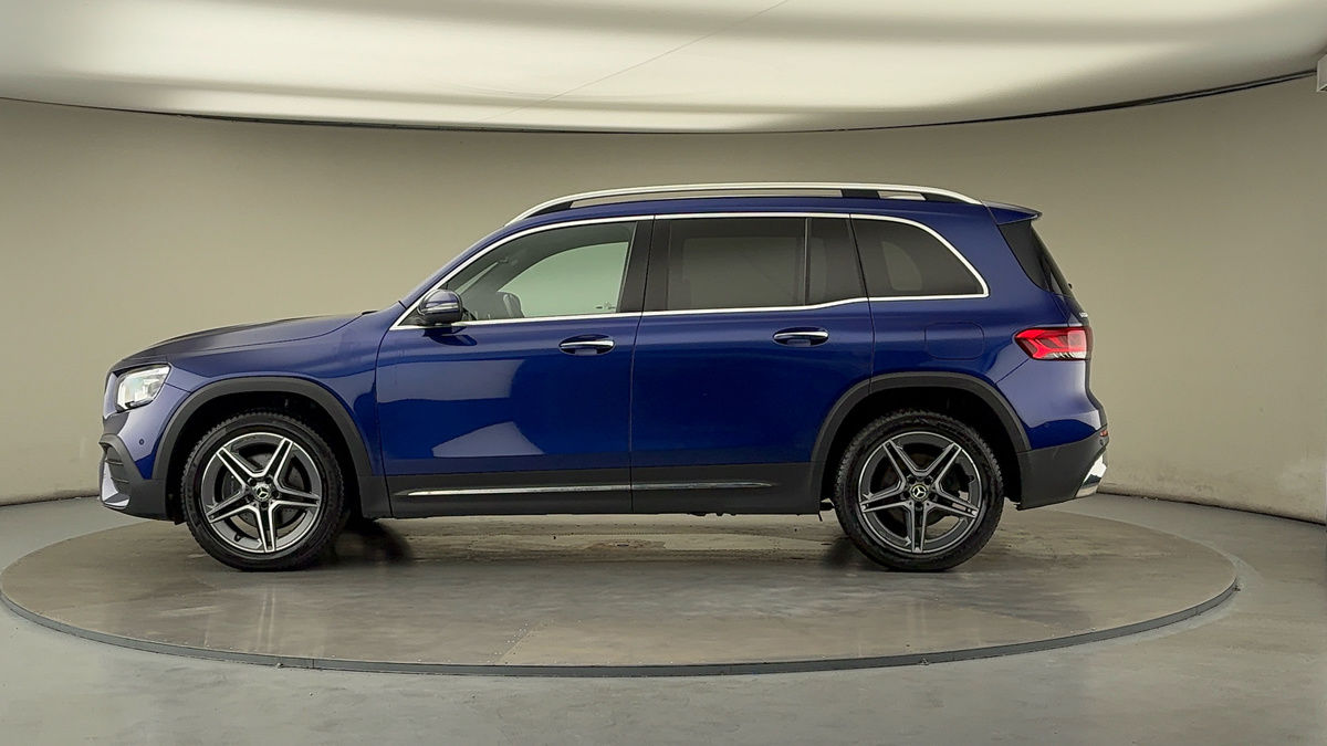 Mercedes-Benz GLB Image 15