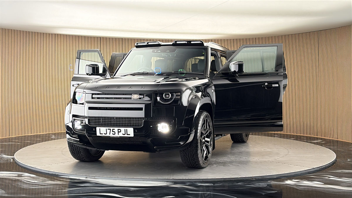 More views of Land Rover Defender 110