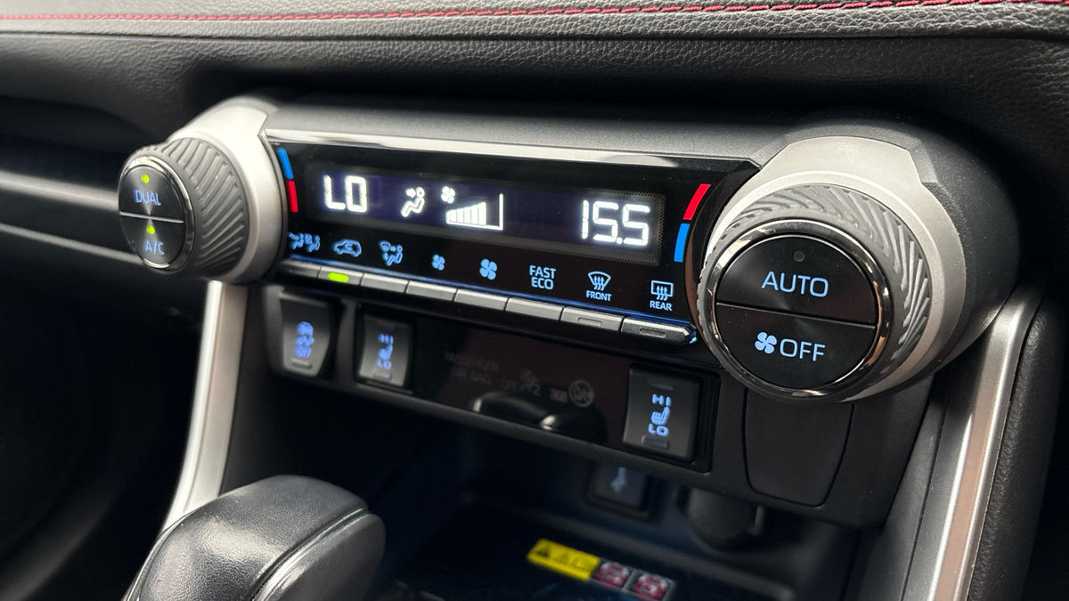 Toyota RAV4 Image 6