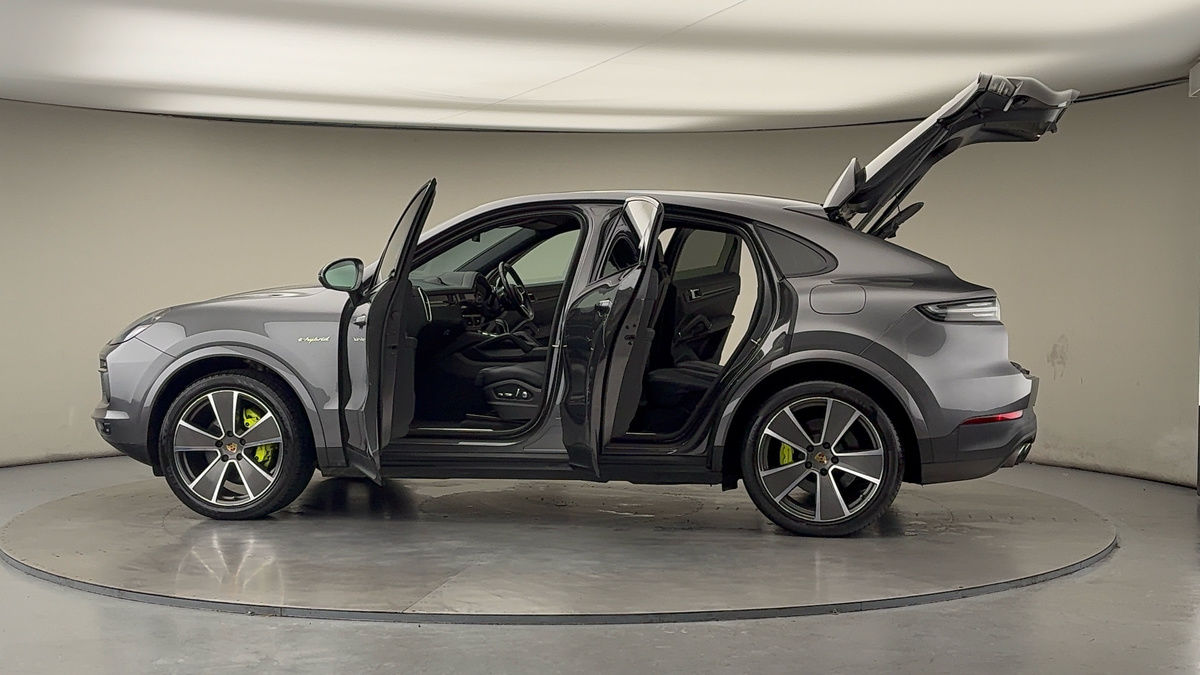 More views of Porsche Cayenne