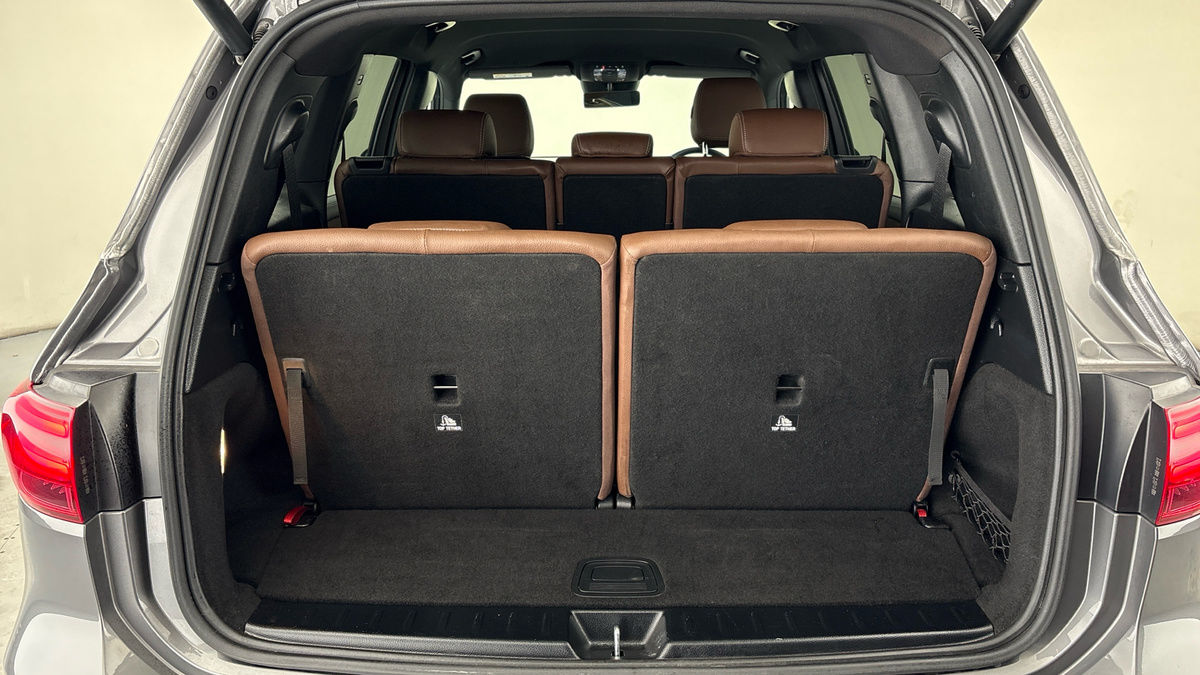 Mercedes-Benz GLB Image 11