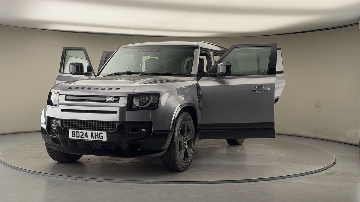 More views of Land Rover Defender 110