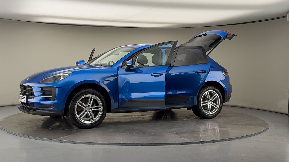 More views of Porsche Macan