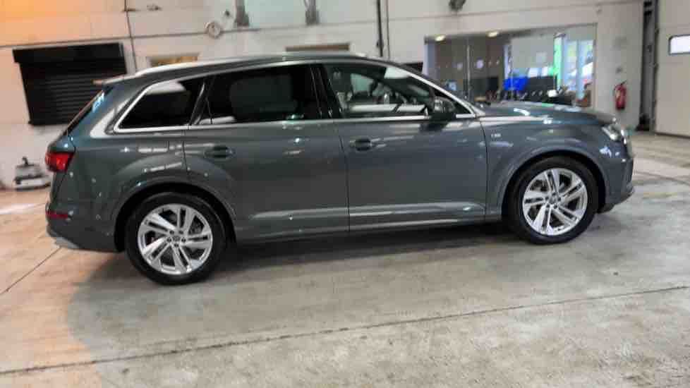 More views of Audi Q7