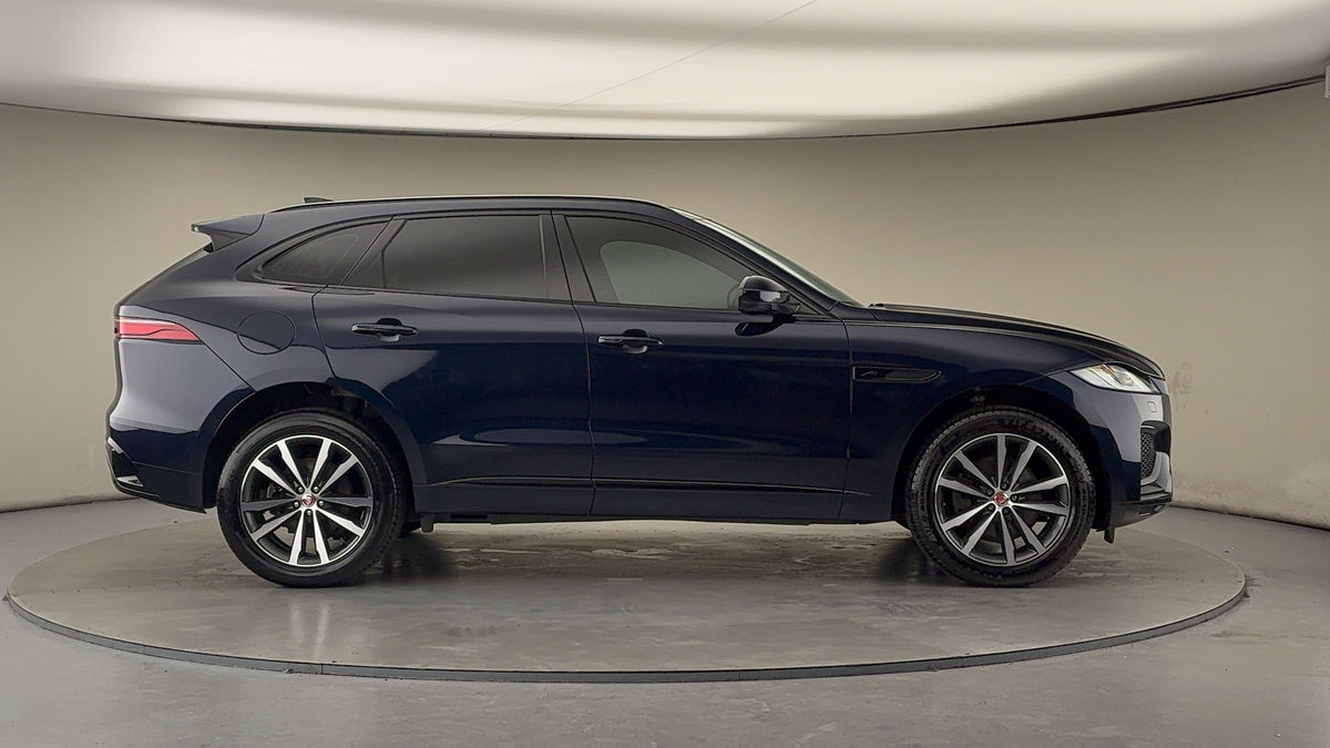 Jaguar F-PACE Image 16