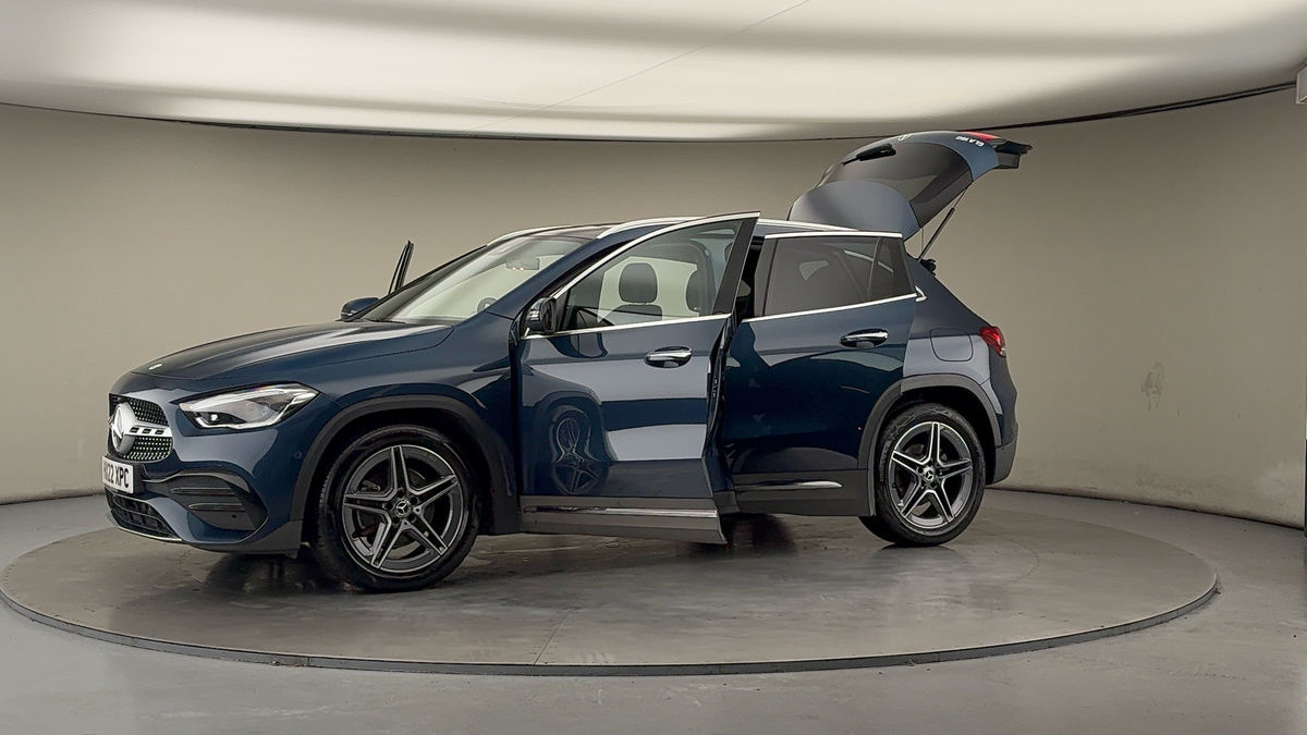 More views of Mercedes-Benz GLA