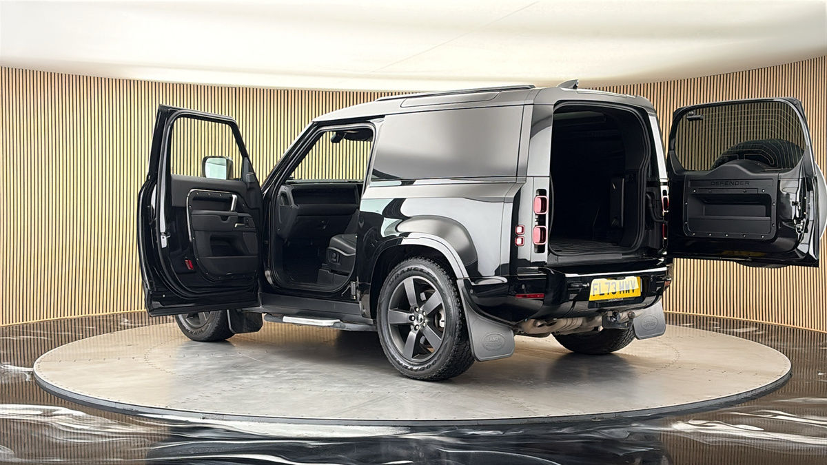 More views of Land Rover Defender 90