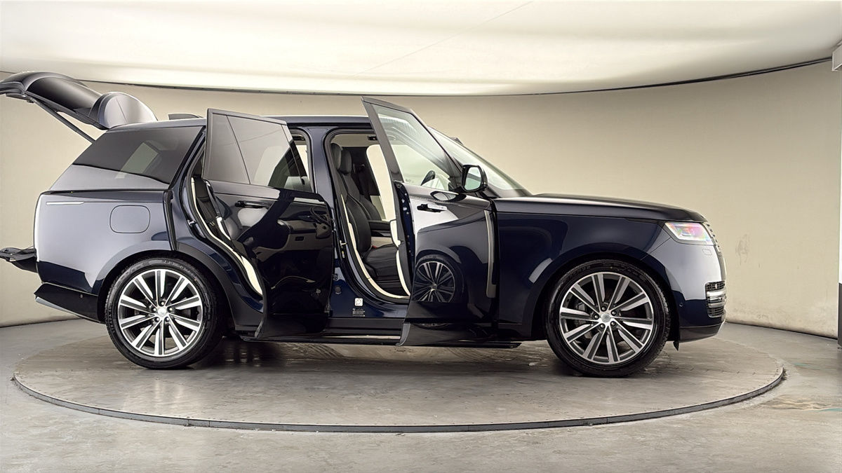 More views of Land Rover Range Rover