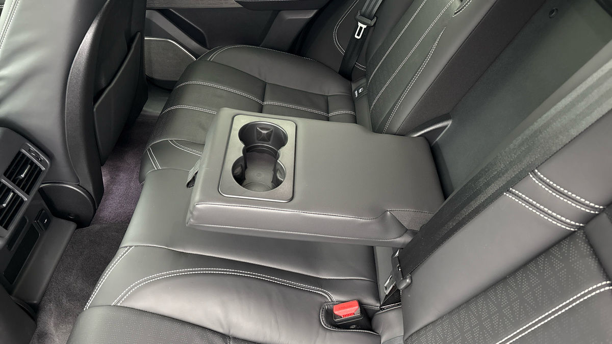 Land Rover Range Rover Velar Image 9