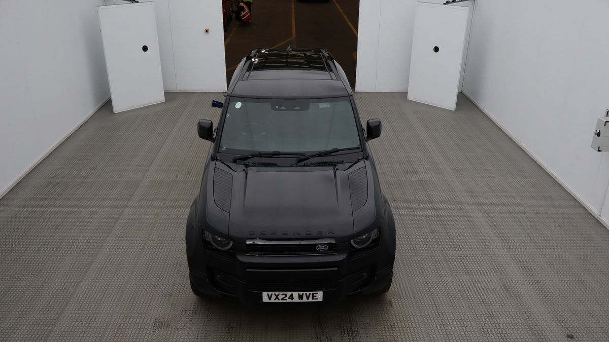 Land Rover Defender 90 Image 7