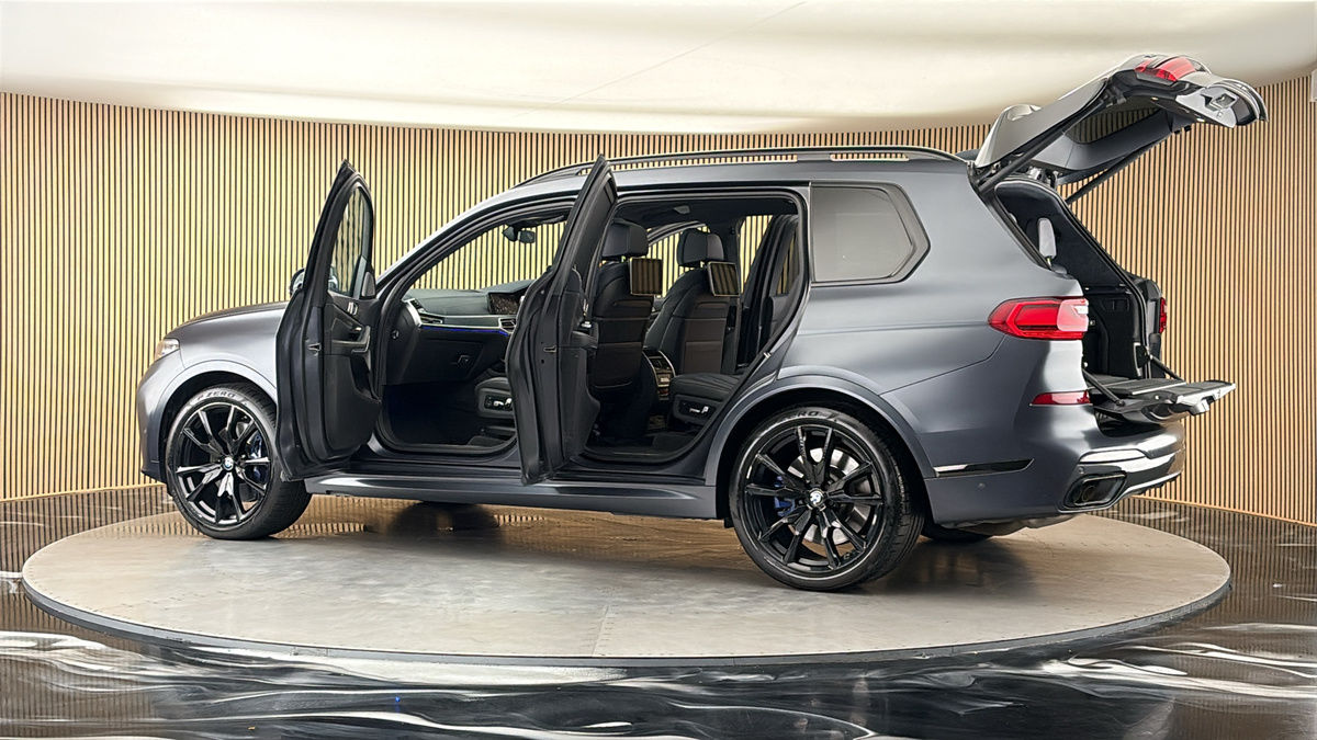 More views of BMW X7