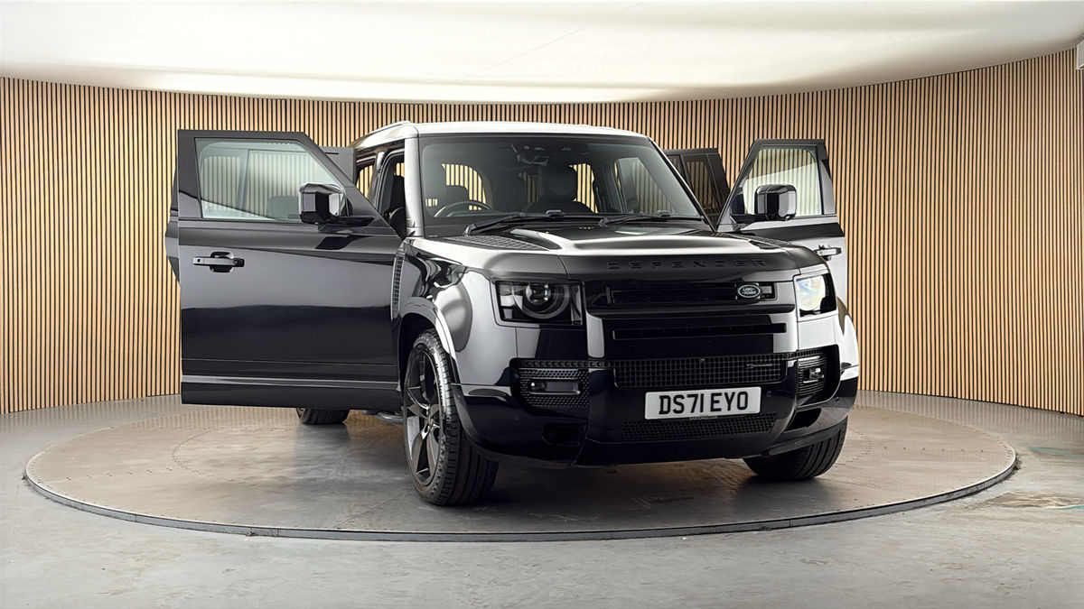 More views of Land Rover Defender 110