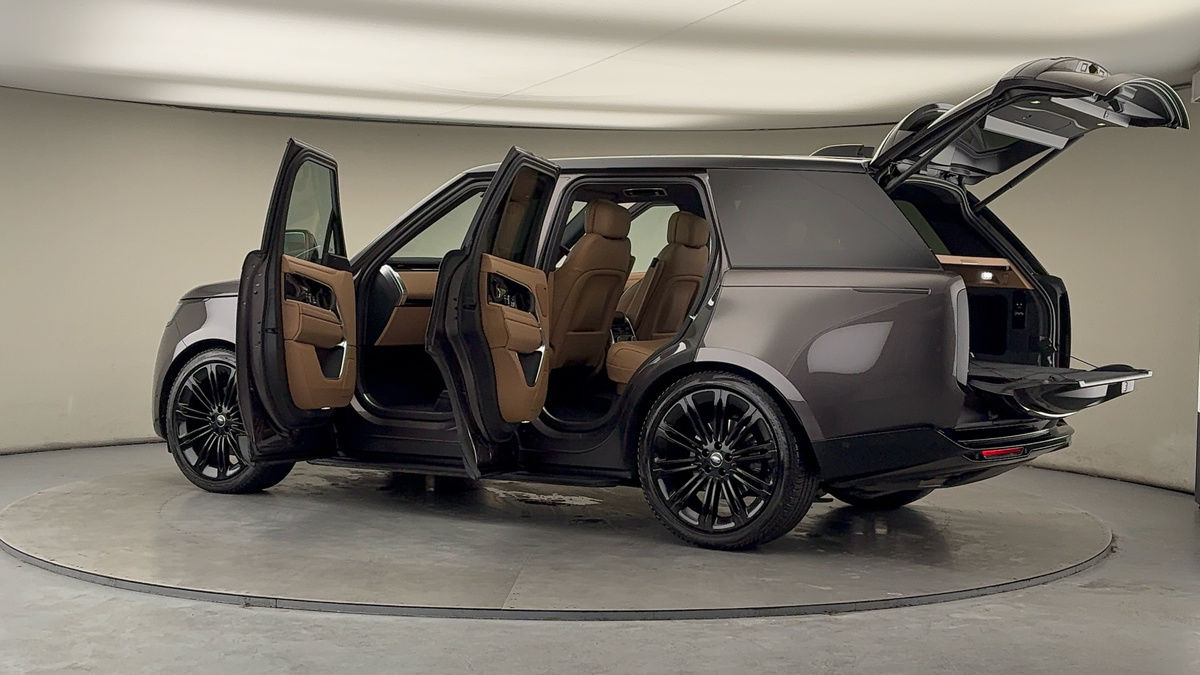 More views of Land Rover Range Rover