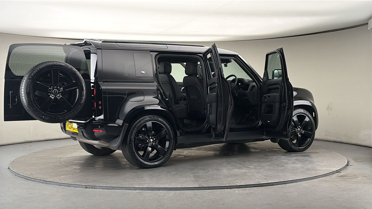 More views of Land Rover Defender 110