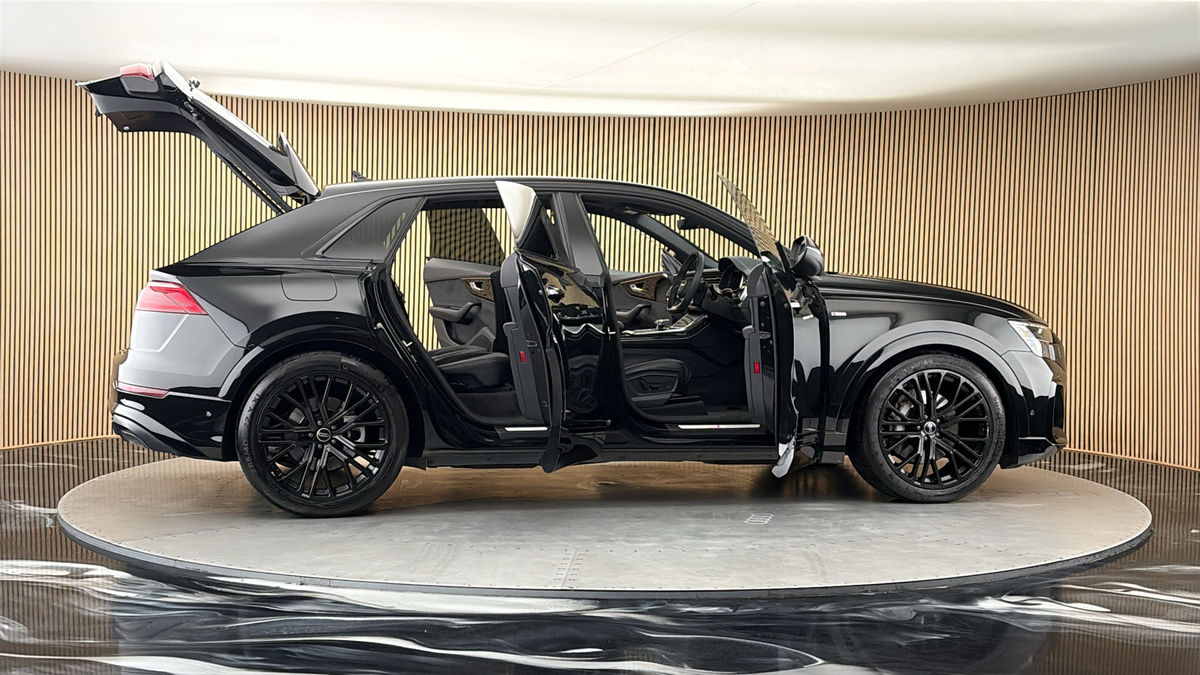 More views of Audi Q8