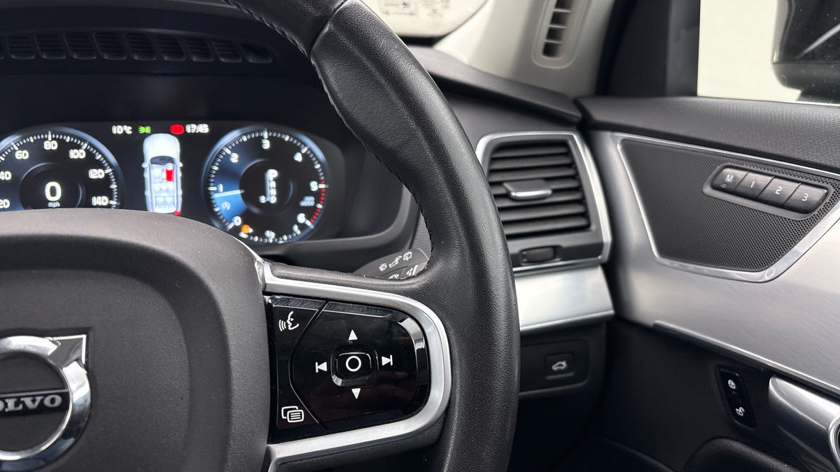 Volvo XC90 Image 32
