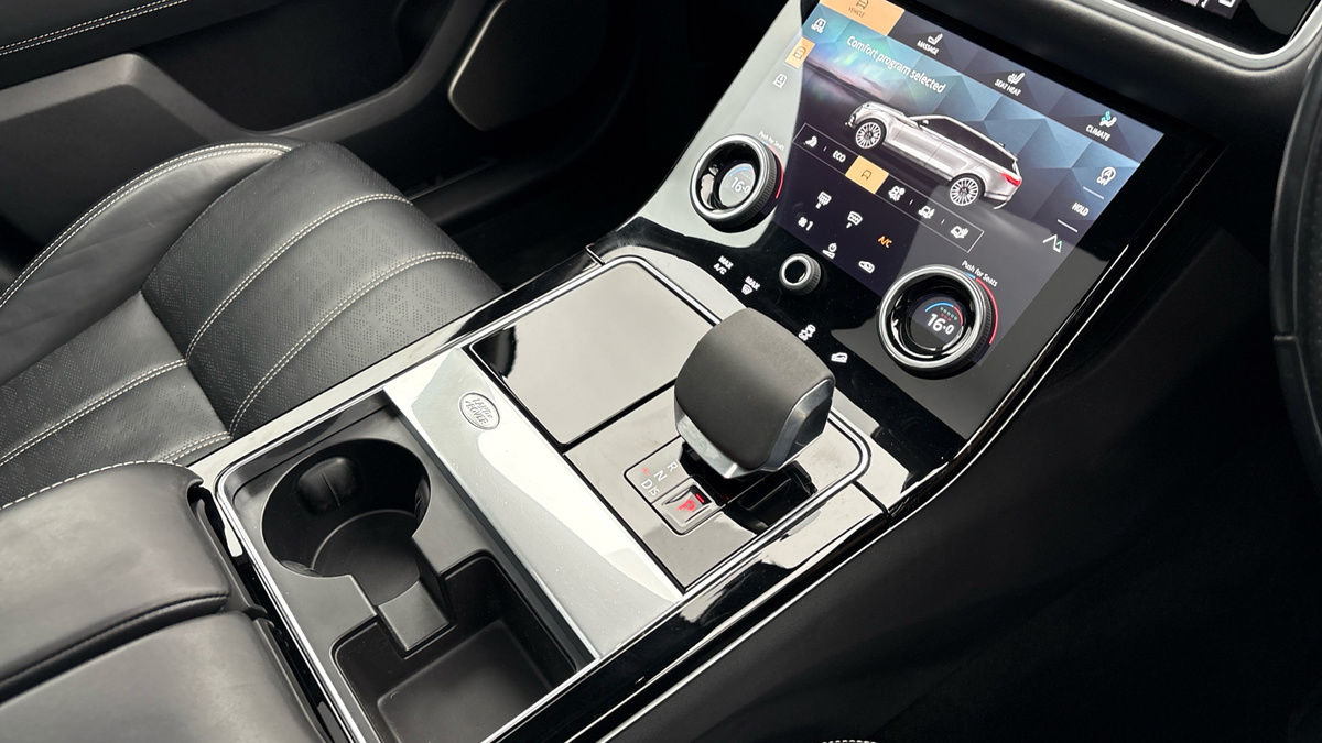 Land Rover Range Rover Velar Image 18