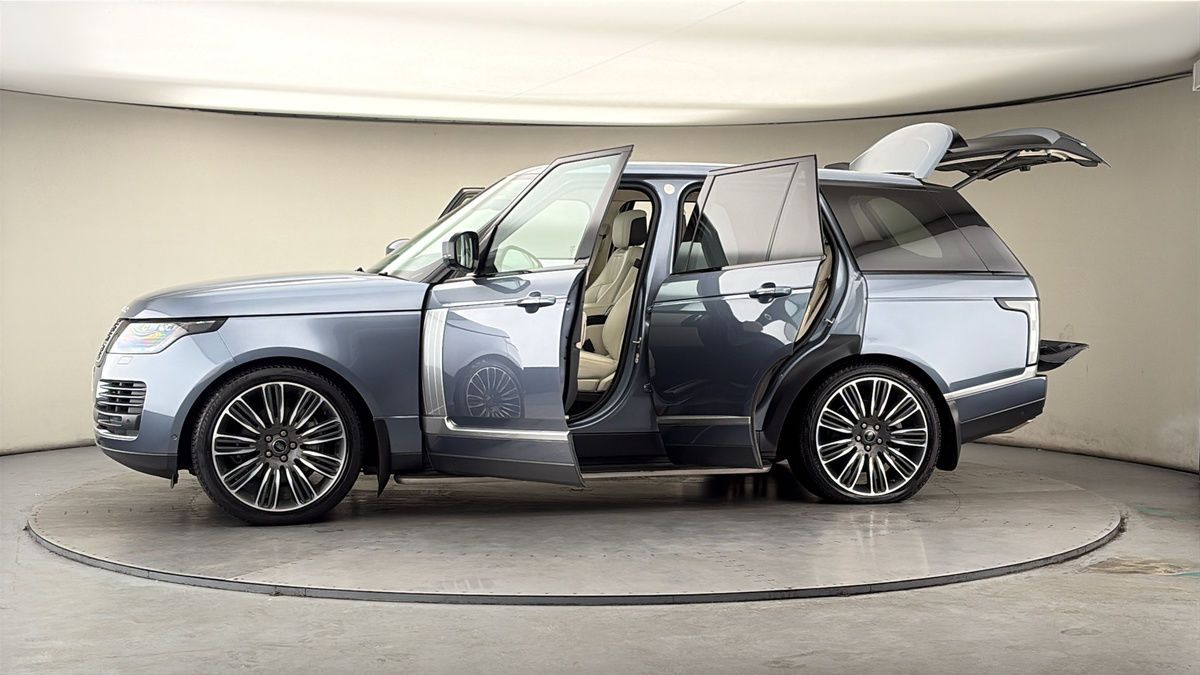 More views of Land Rover Range Rover