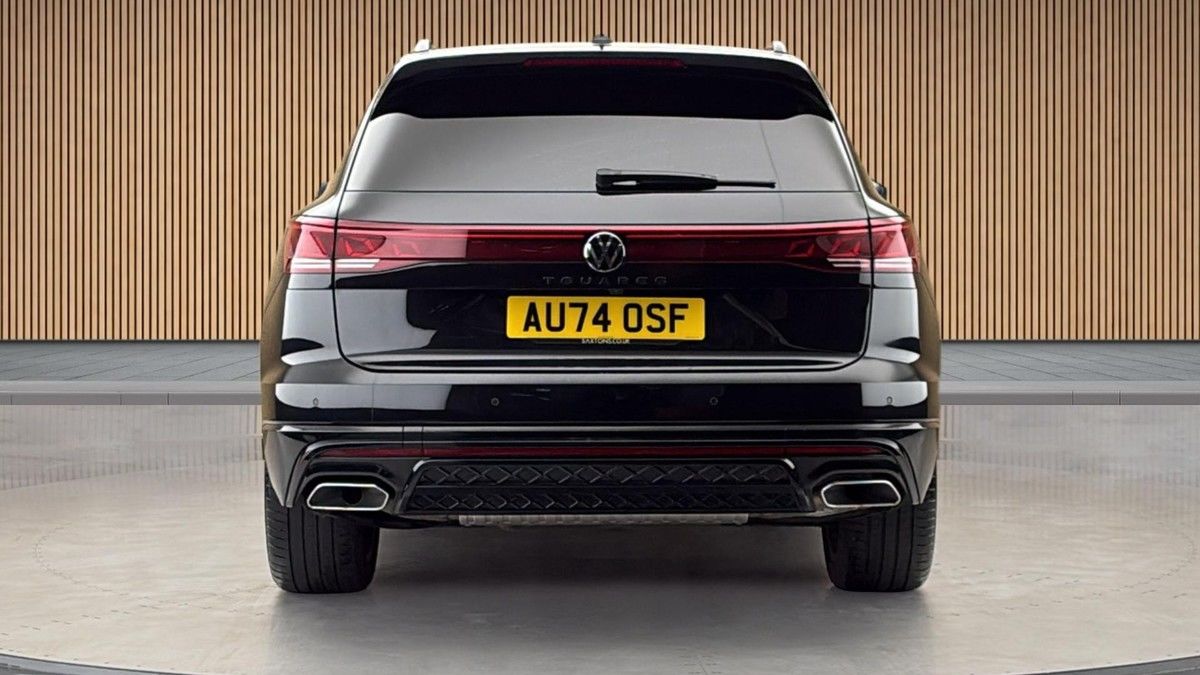 Volkswagen Touareg Image 4
