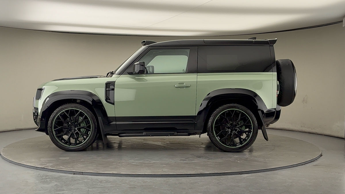 Land Rover Defender 90 Urban Image 15