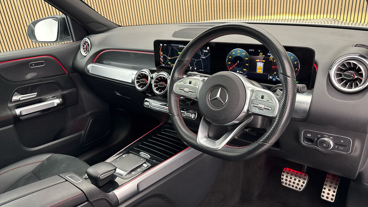 Mercedes-Benz GLB Image 5