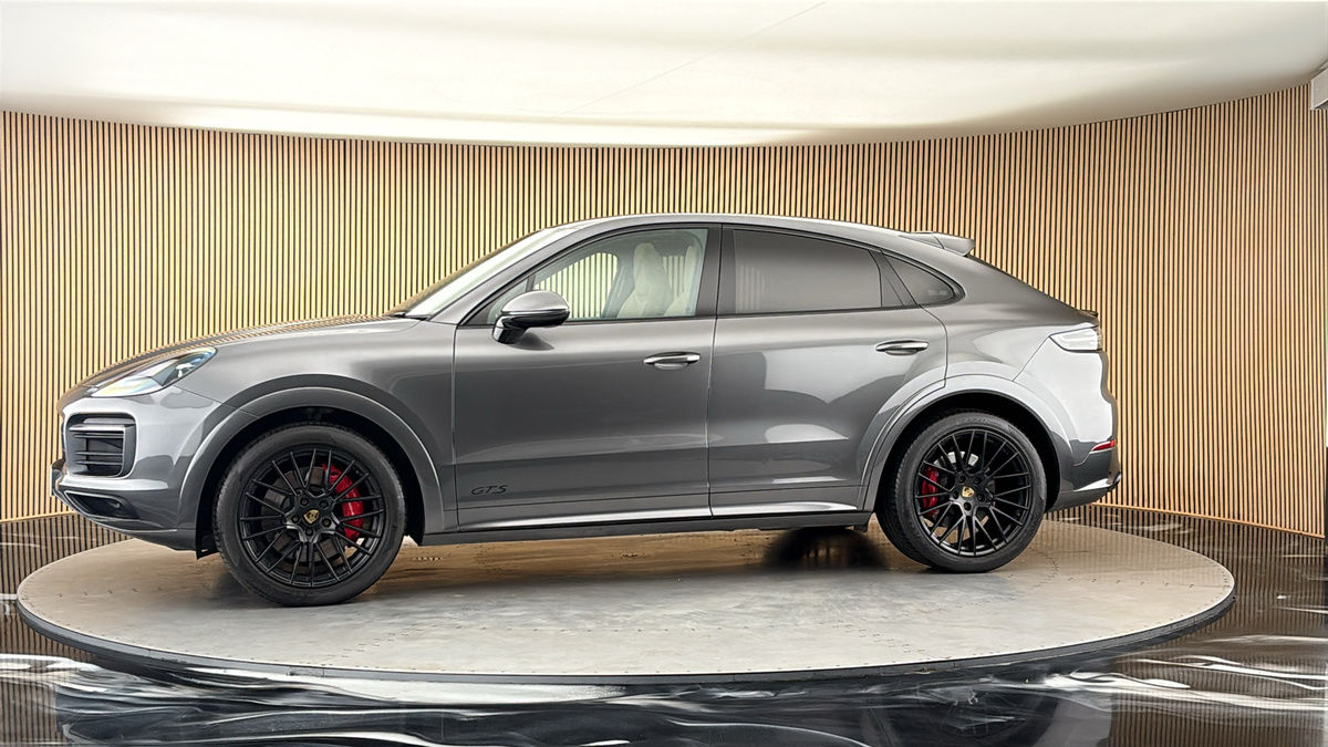 More views of Porsche Cayenne