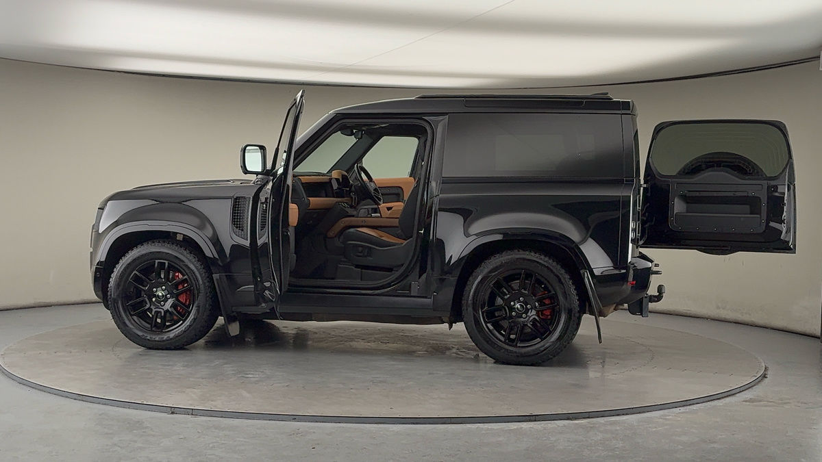 More views of Land Rover Defender 90