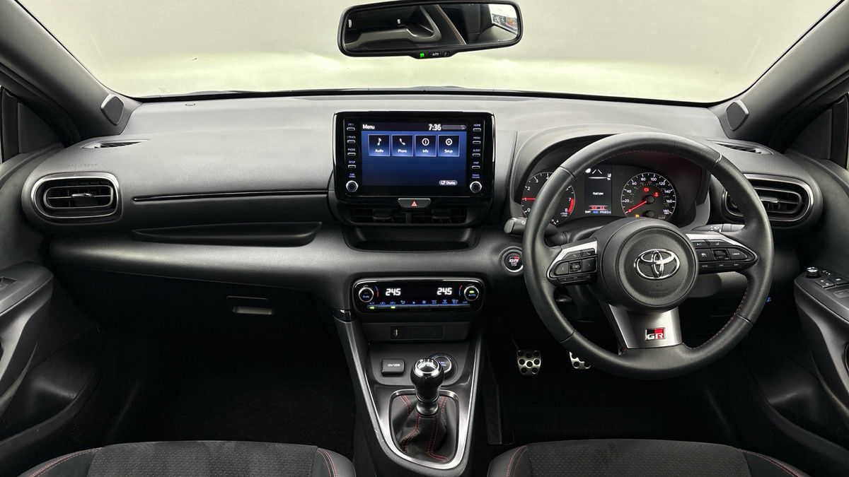 Toyota Yaris Image 12