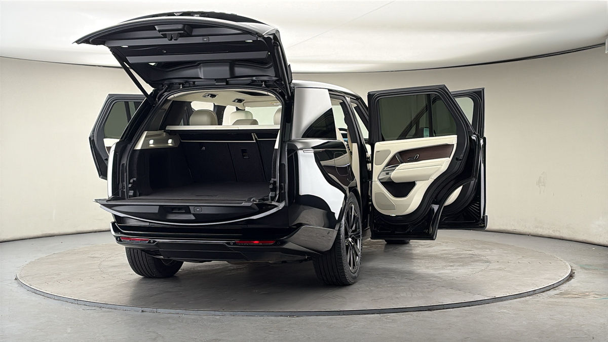 More views of Land Rover Range Rover