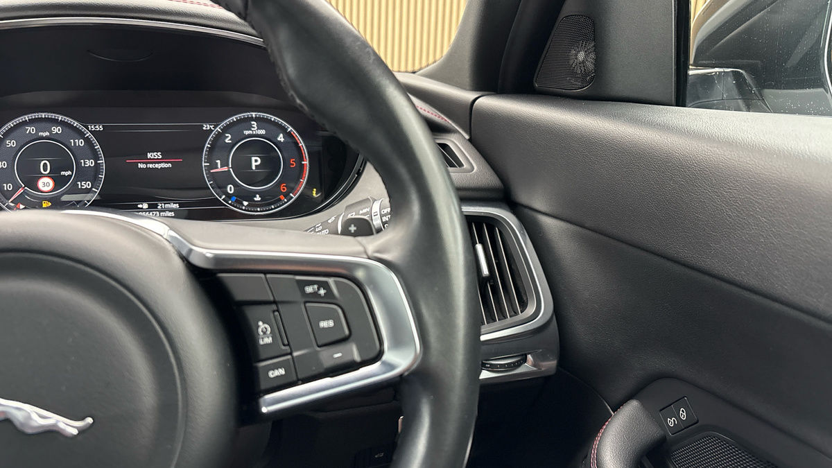 Jaguar E-PACE Image 14