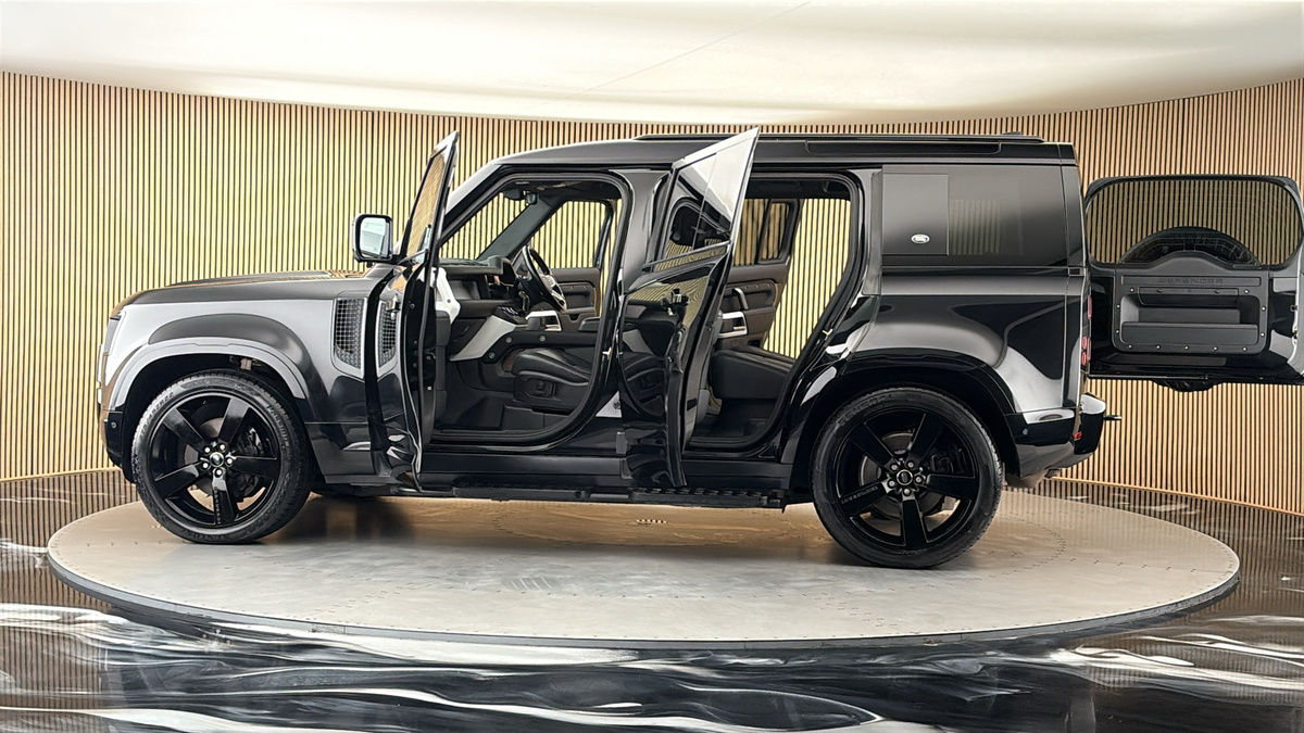 More views of Land Rover Defender 110