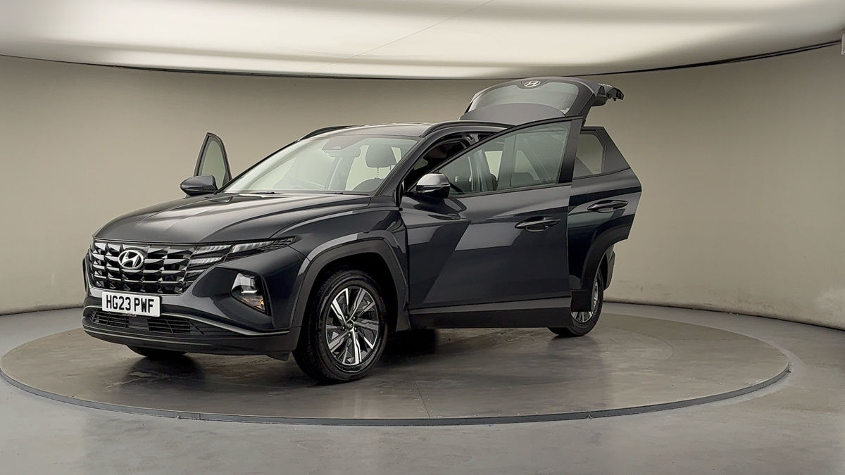 More views of Hyundai TUCSON