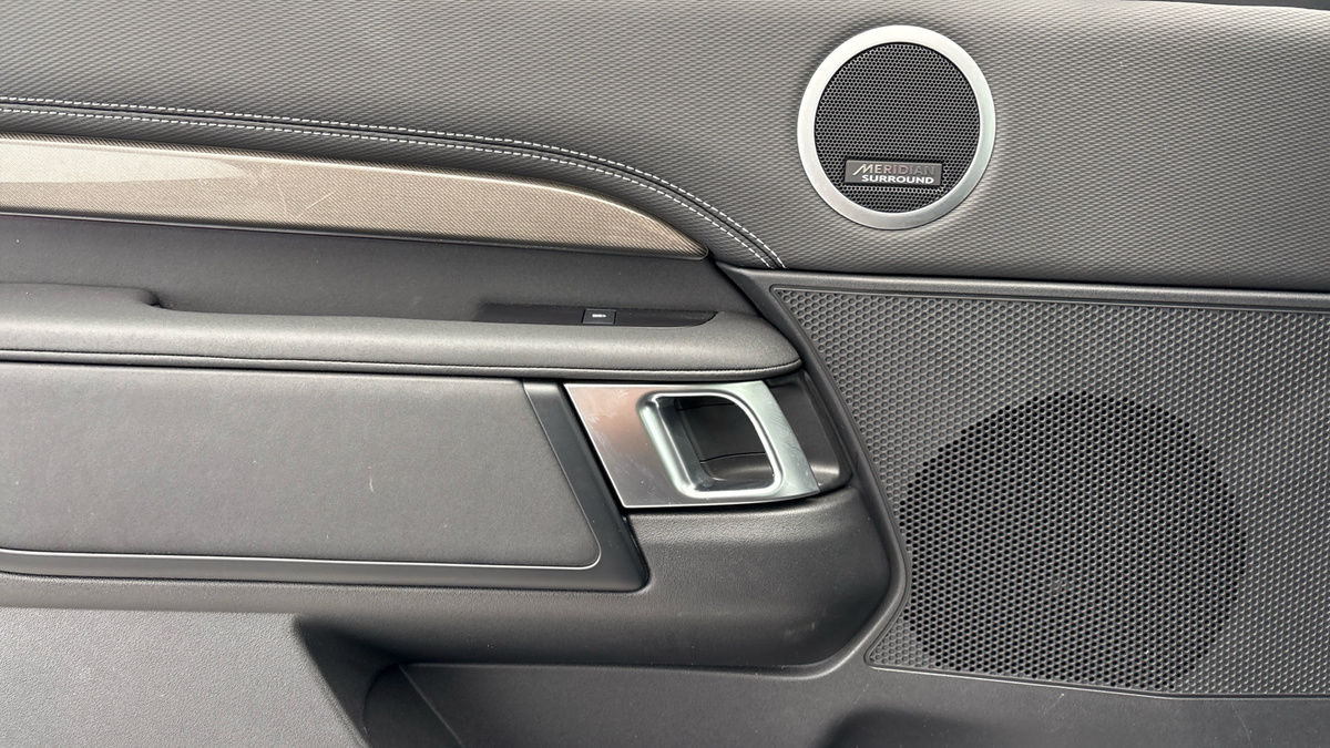 Land Rover Discovery Image 19