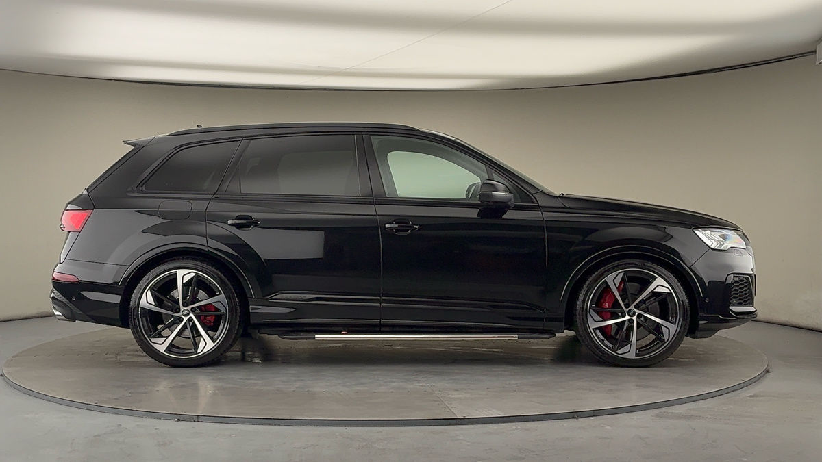 Audi SQ7 Image 16