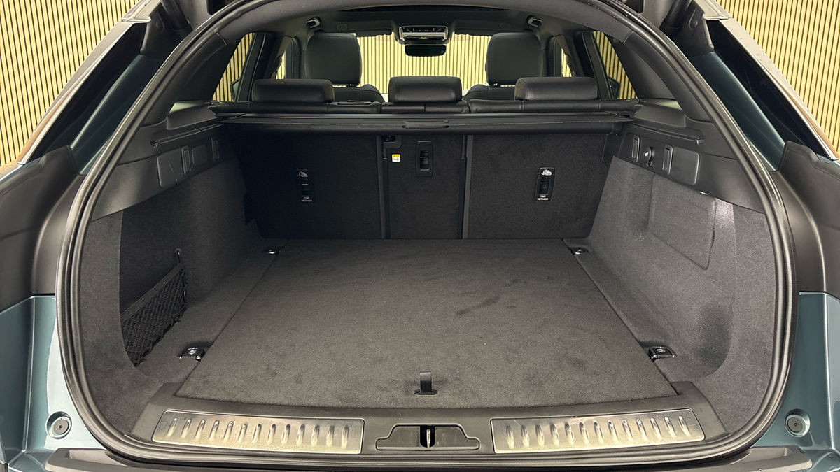Land Rover Range Rover Velar Image 11