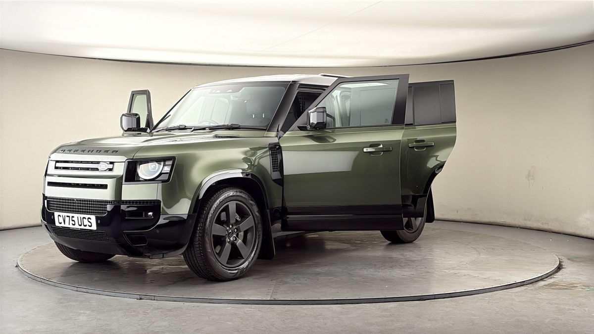 More views of Land Rover Defender 110