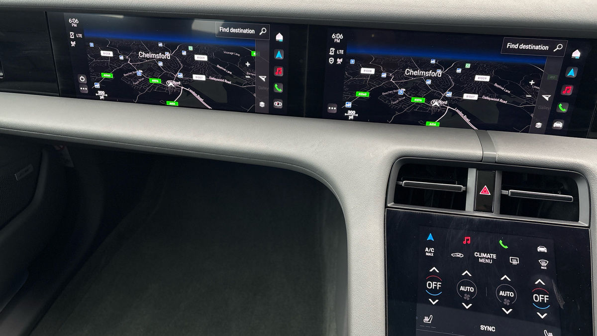 Porsche Taycan Image 25