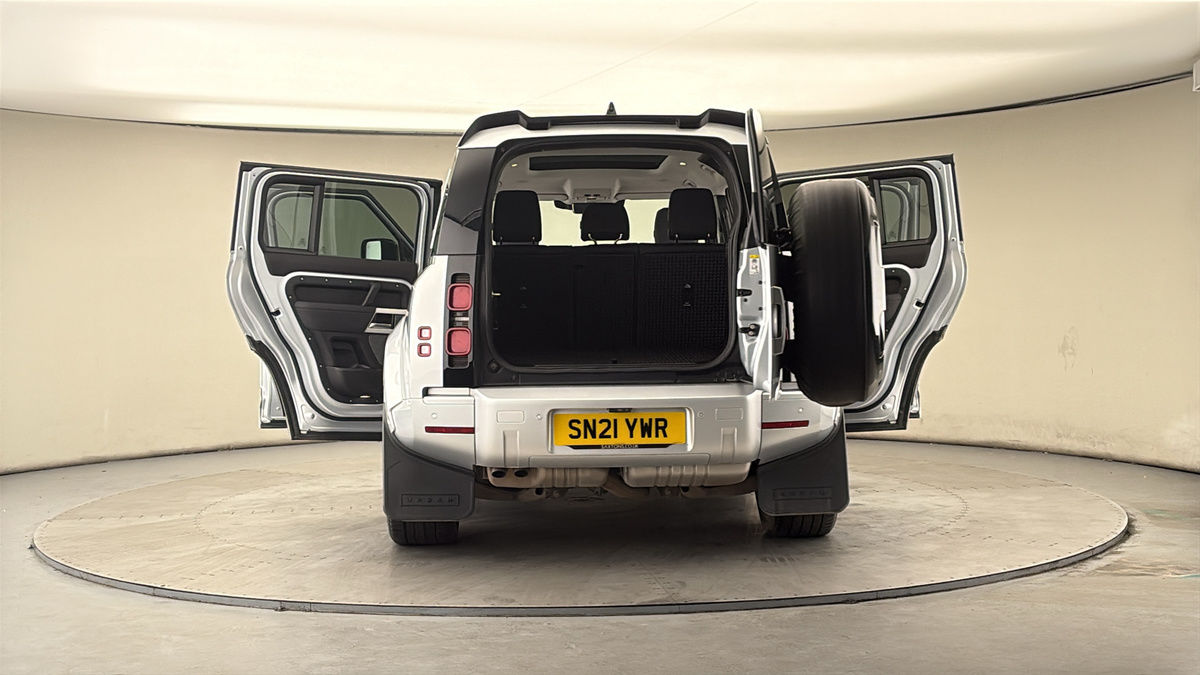 More views of Land Rover Defender 110