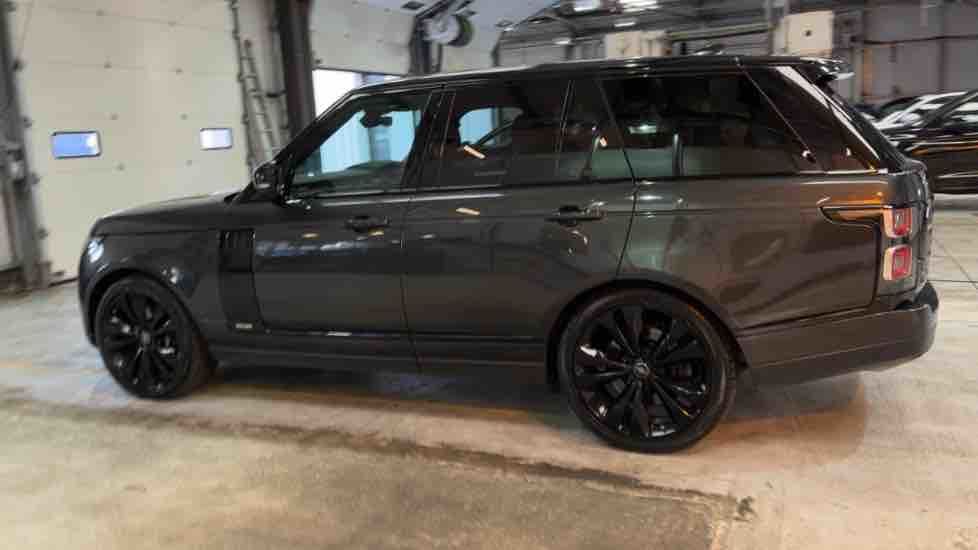More views of Land Rover Range Rover