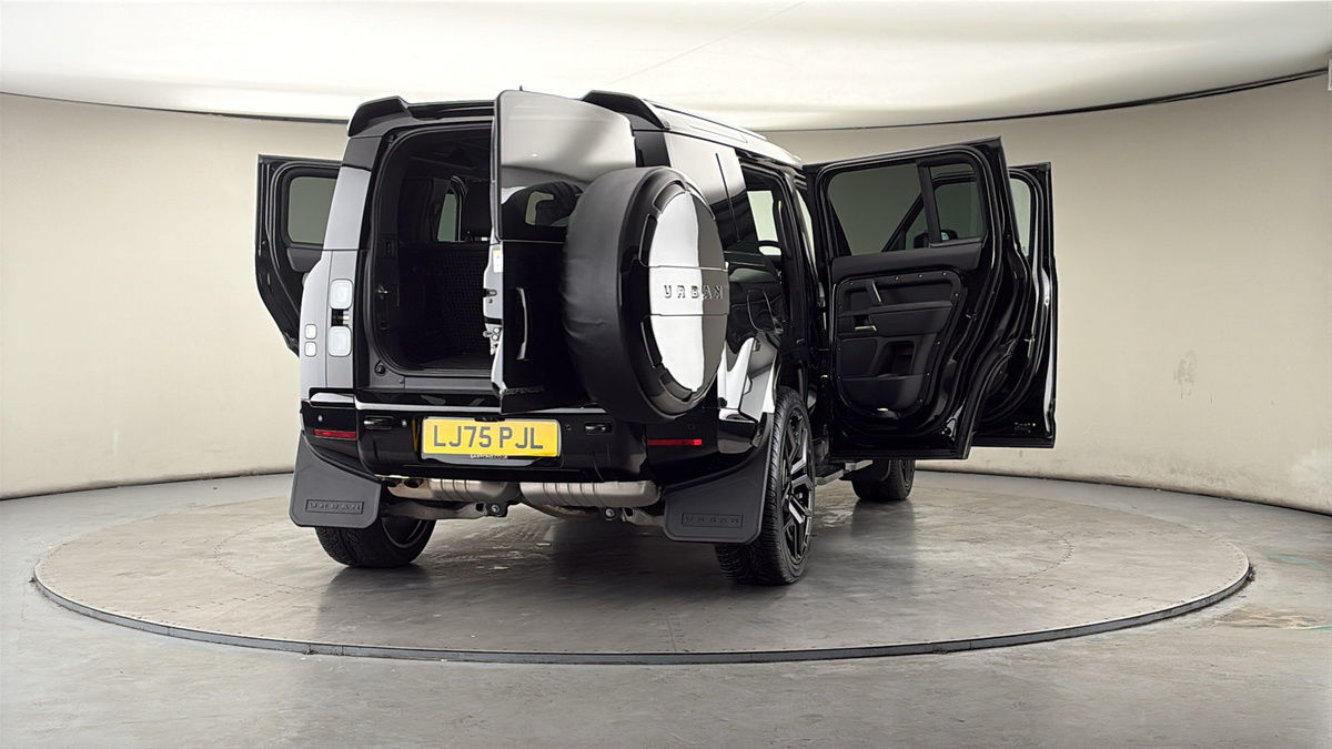 More views of Land Rover Defender 110