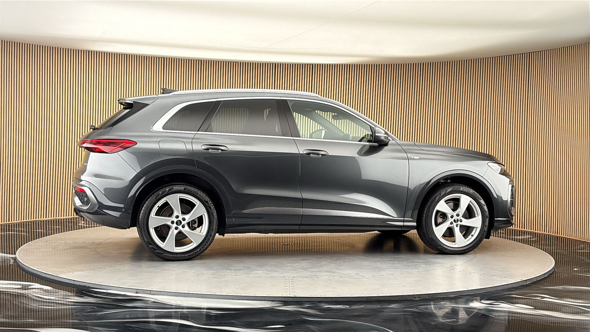 More views of Audi Q5