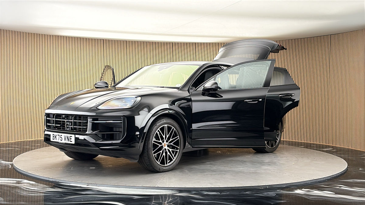 More views of Porsche Cayenne
