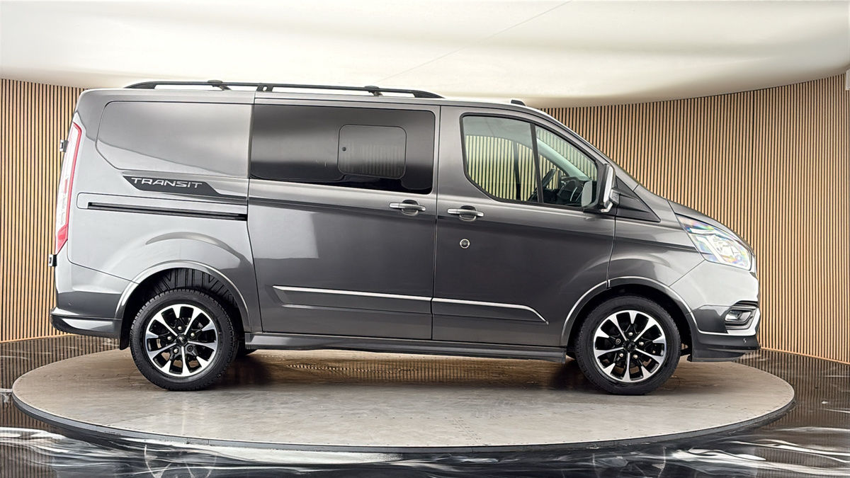 Ford Transit Custom Image 16
